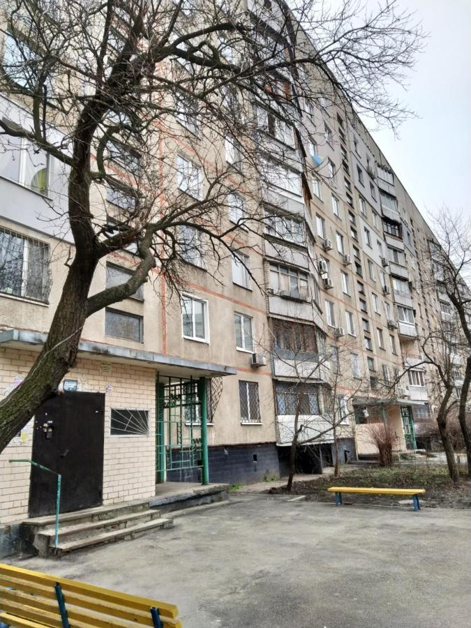 2 К Квартира Рядом Стадион Металлист М. Спортивная. Kharkiv Bagian luar foto