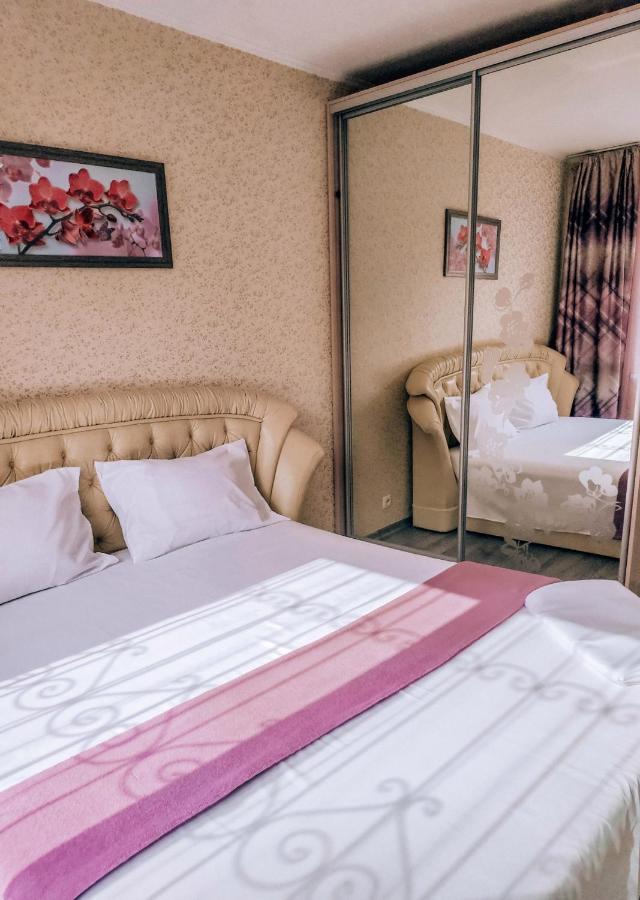 2 К Квартира Рядом Стадион Металлист М. Спортивная. Kharkiv Bagian luar foto