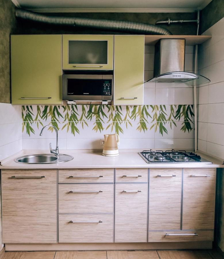 2 К Квартира Рядом Стадион Металлист М. Спортивная. Kharkiv Bagian luar foto